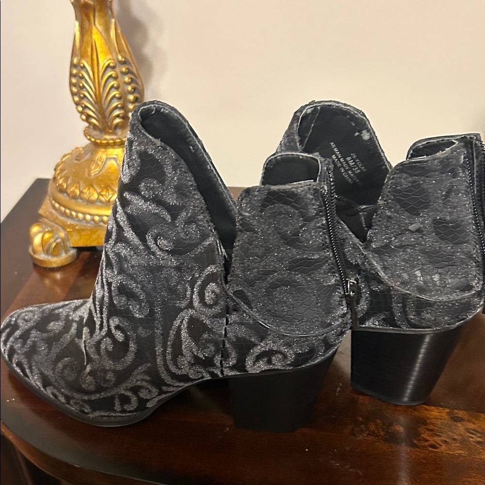 Jessica Simpson Black Patterned Ankle Boots